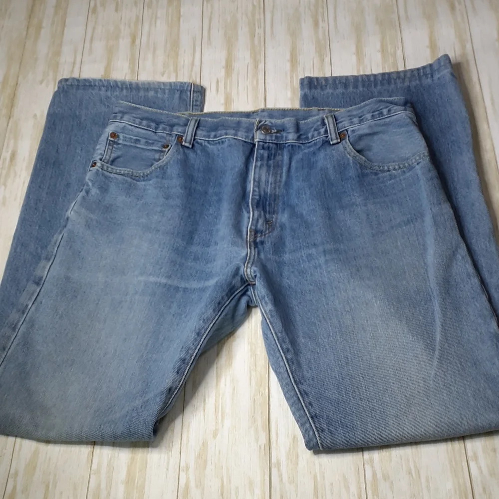 Levi's 517 Medium Blue Bootcut Blue Jeans Size W36 L34 - Picture 2 of 16